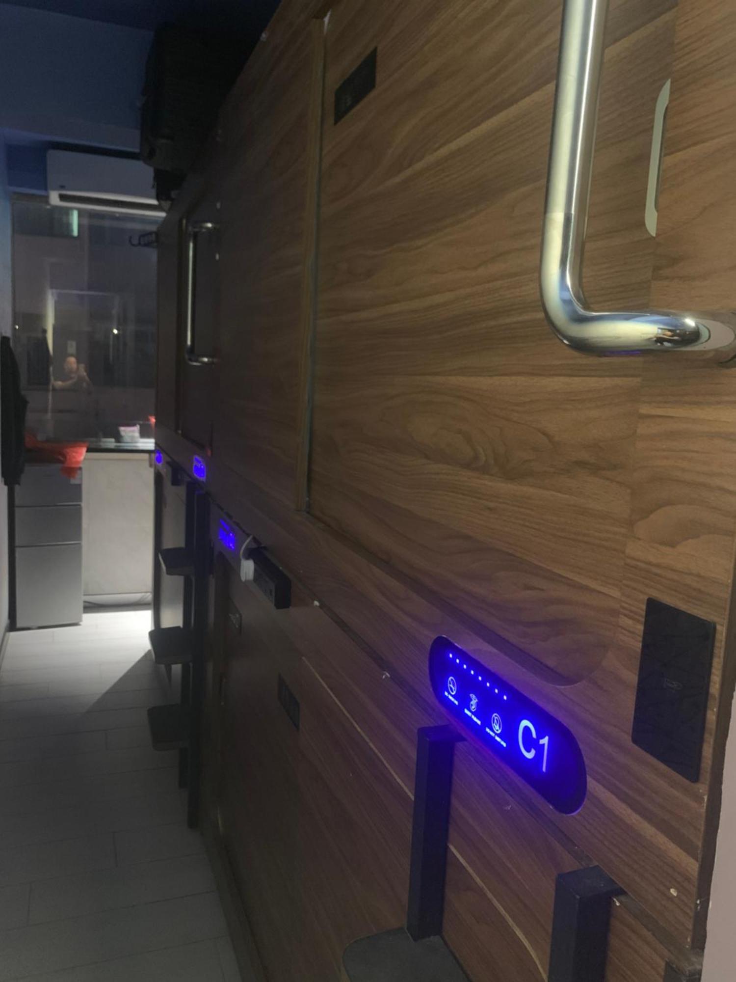 Sleep Cubee Hostel Гонконг Екстер'єр фото